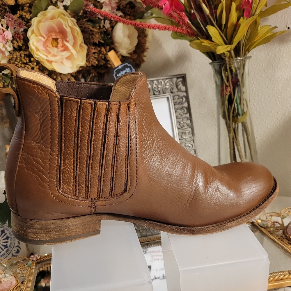 FRYE brown leather Chelsea boots. 9.5 see description and pics. 👀 Great deal! - Picture 3 of 13